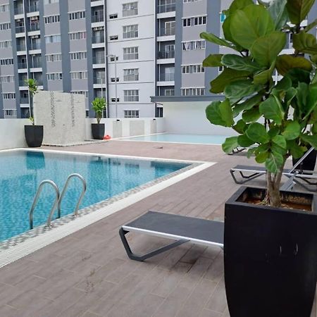Impiana Homestay Near Putrajaya, Cyberjaya, Musliem Only,Wifi,Netflix Кампунг Денгкил Экстерьер фото