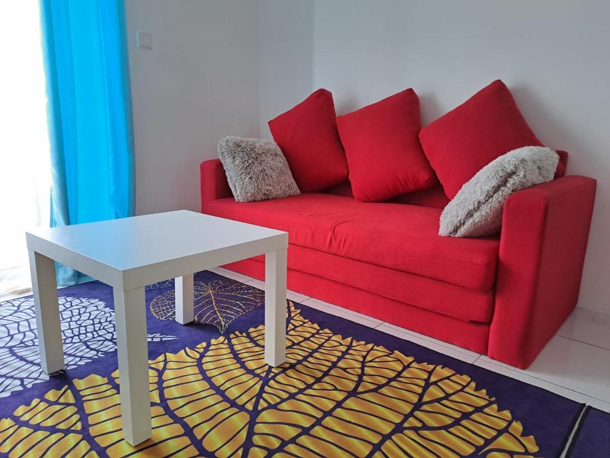 Impiana Homestay Near Putrajaya, Cyberjaya, Musliem Only,Wifi,Netflix Кампунг Денгкил Экстерьер фото
