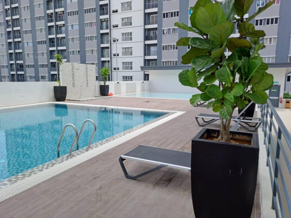 Impiana Homestay Near Putrajaya, Cyberjaya, Musliem Only,Wifi,Netflix Кампунг Денгкил Экстерьер фото