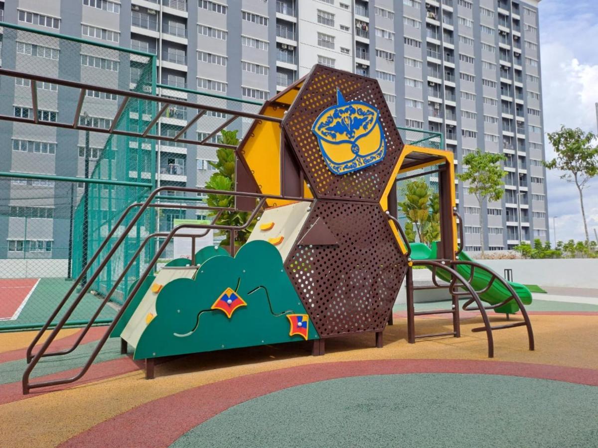Impiana Homestay Near Putrajaya, Cyberjaya, Musliem Only,Wifi,Netflix Кампунг Денгкил Экстерьер фото