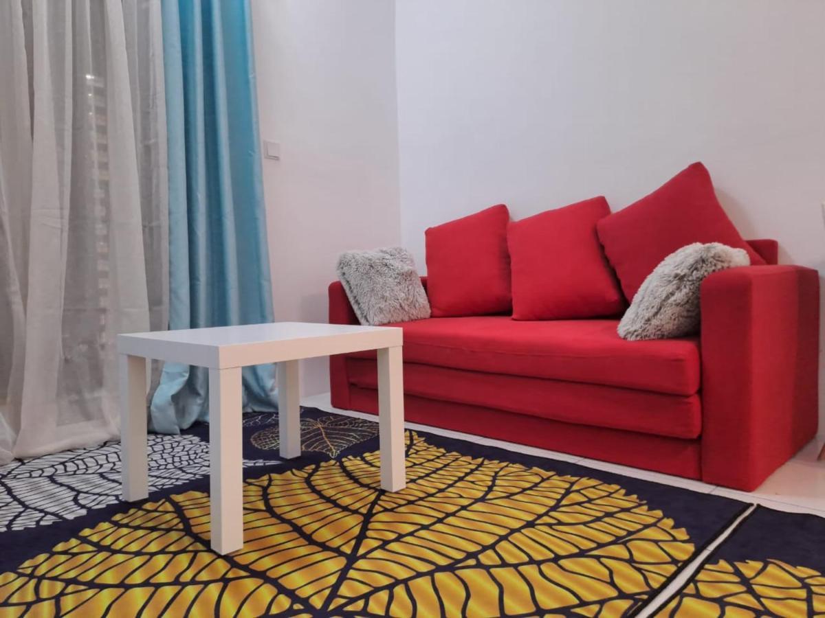 Impiana Homestay Near Putrajaya, Cyberjaya, Musliem Only,Wifi,Netflix Кампунг Денгкил Экстерьер фото