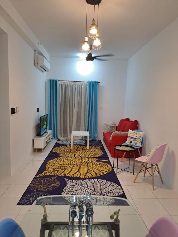Impiana Homestay Near Putrajaya, Cyberjaya, Musliem Only,Wifi,Netflix Кампунг Денгкил Экстерьер фото