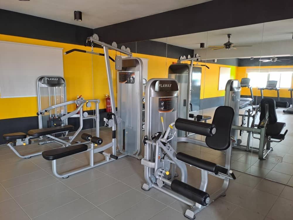 Impiana Homestay Near Putrajaya, Cyberjaya, Musliem Only,Wifi,Netflix Кампунг Денгкил Экстерьер фото