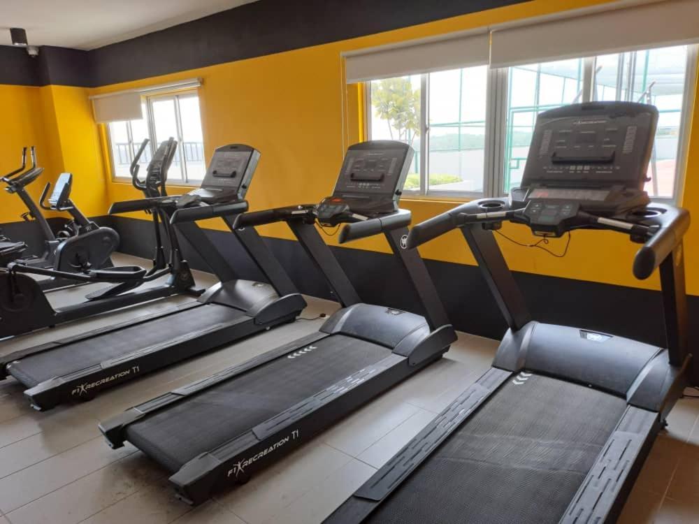 Impiana Homestay Near Putrajaya, Cyberjaya, Musliem Only,Wifi,Netflix Кампунг Денгкил Экстерьер фото
