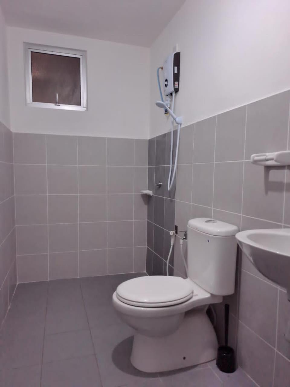 Impiana Homestay Near Putrajaya, Cyberjaya, Musliem Only,Wifi,Netflix Кампунг Денгкил Экстерьер фото
